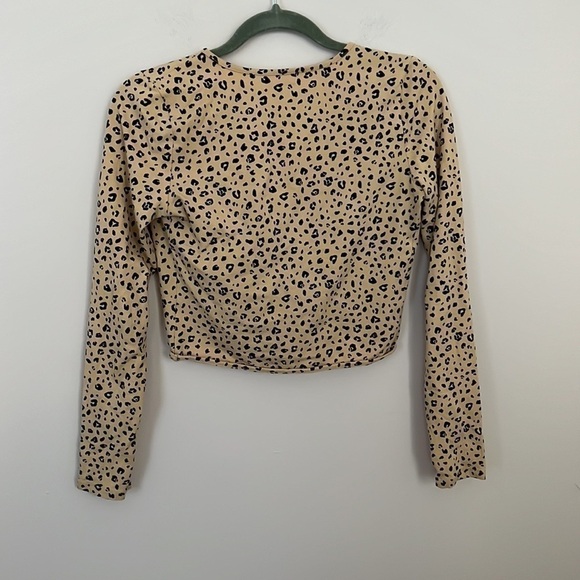 𝅺ARITZIA SUNDAY BEST l Animal Print Front Tie Top - Picture 2 of 4